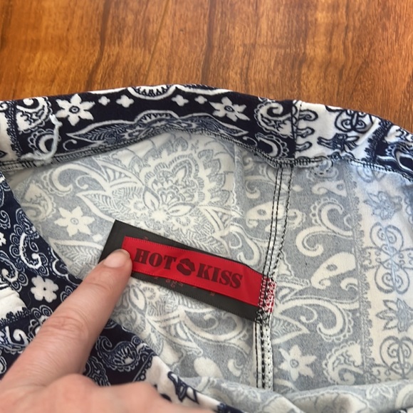 Hot Kiss Flare Pants - Picture 3 of 4